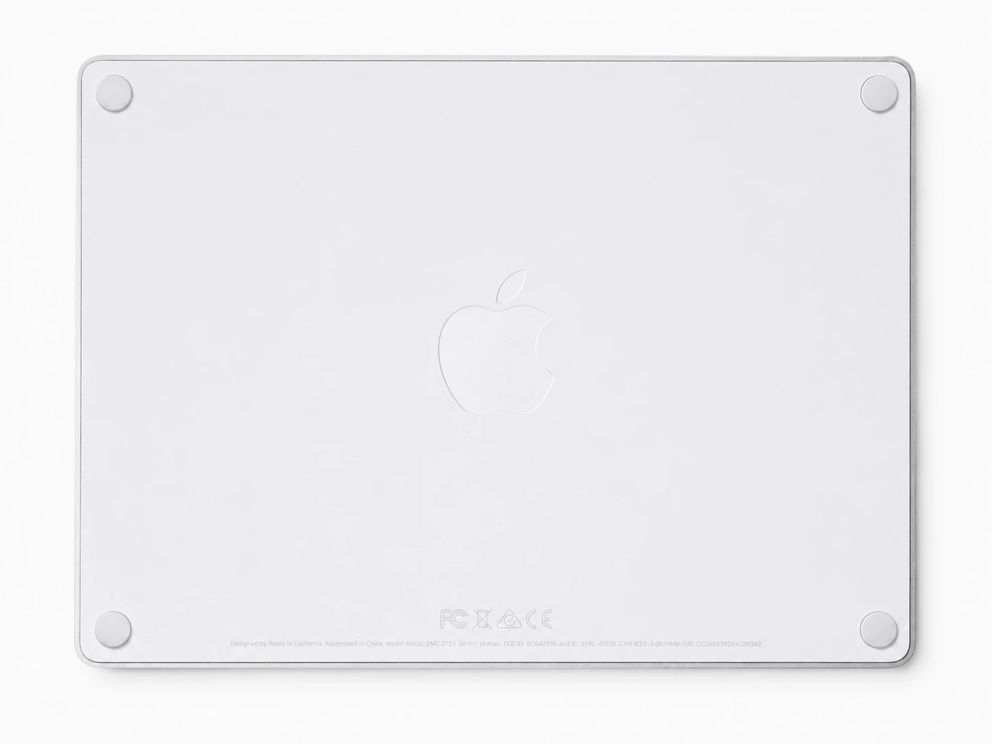 Biały Magic Trackpad 2 A1535 widok od spodu